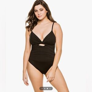 La Blanca Women's Standard Island Goddess Twist Keyhole One Piece Swimsuit